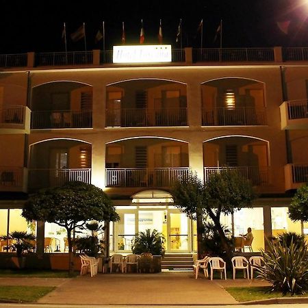 Hotel Toscana Marotta Eksteriør billede
