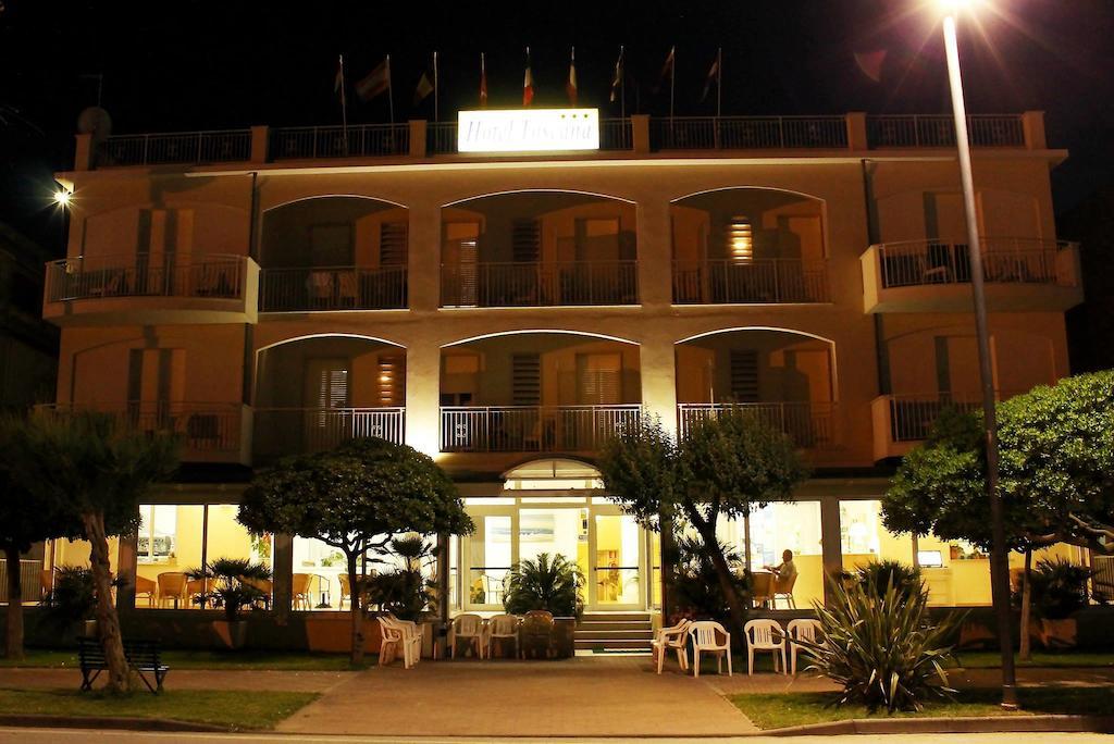 Hotel Toscana Marotta Eksteriør billede