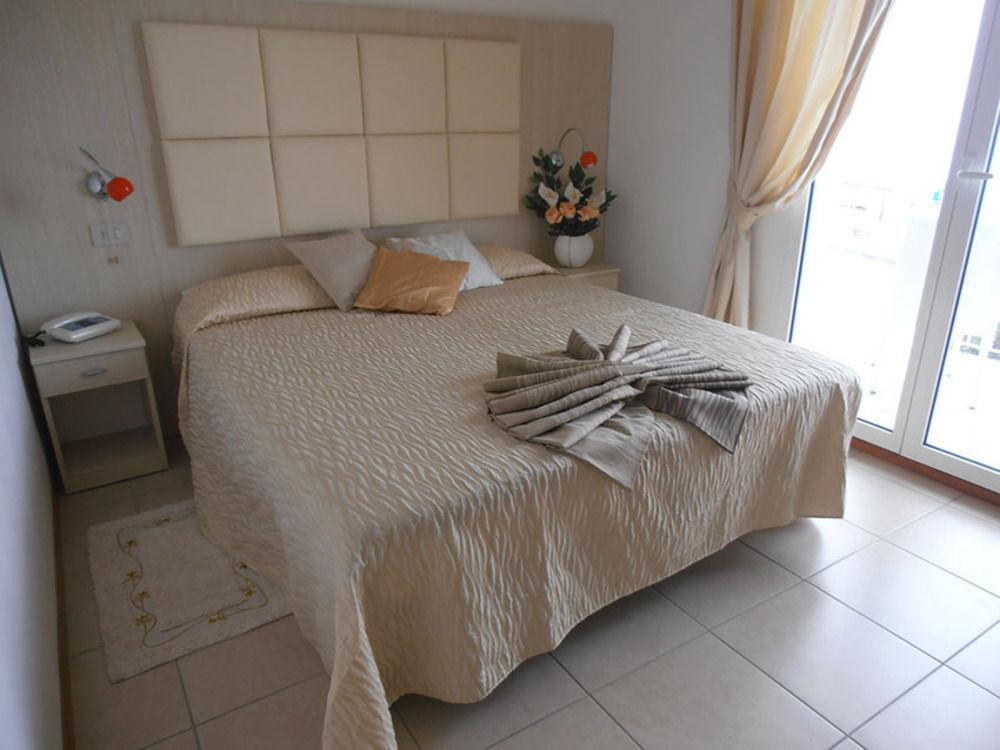Hotel Toscana Marotta Eksteriør billede